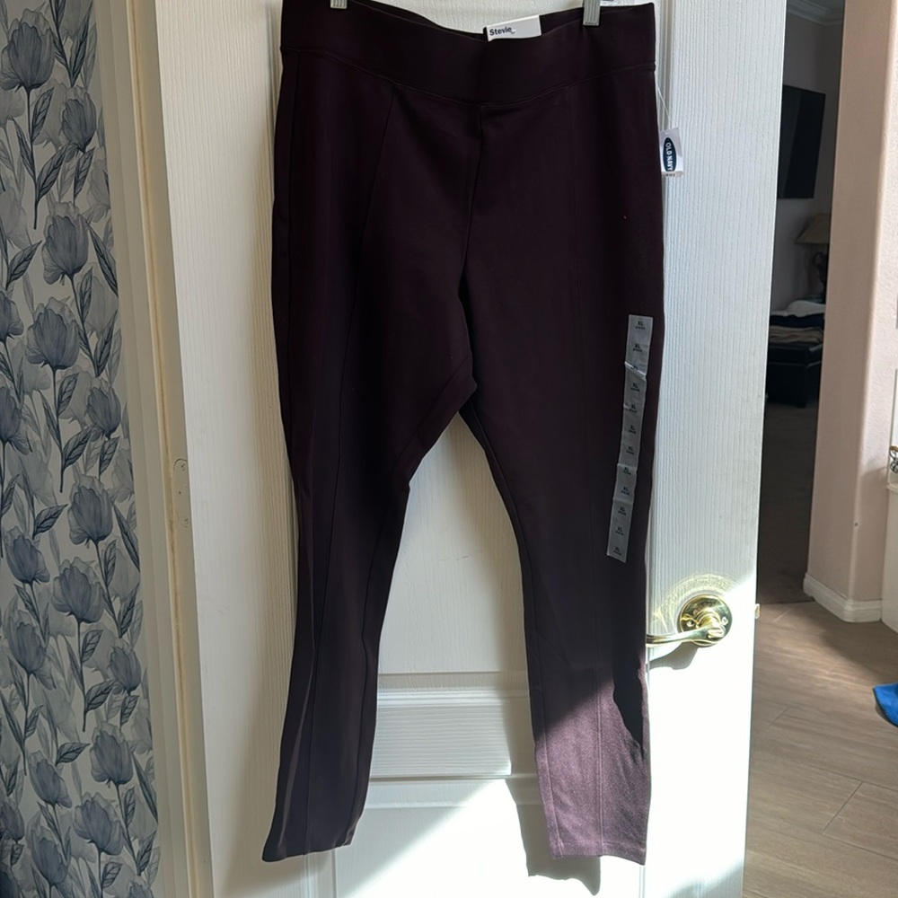 Old navy maroon leggings